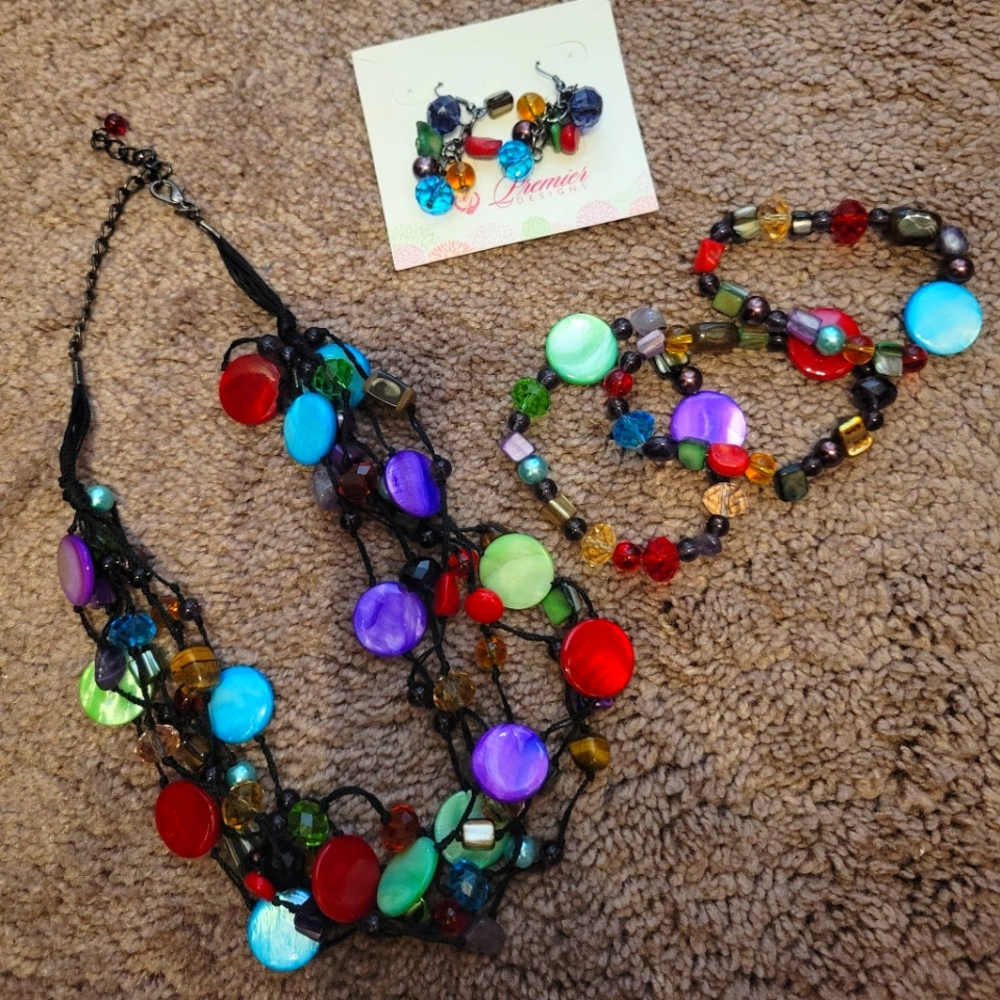 Premier designs set necklace, 3 bracelets, earrings